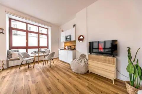 Ruhige Und Stilvolle Wohnung Am Clara-Zetkin-Park Leipzig Bagian luar foto